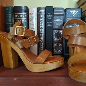 Steve Madden Natalia Wooden Platform